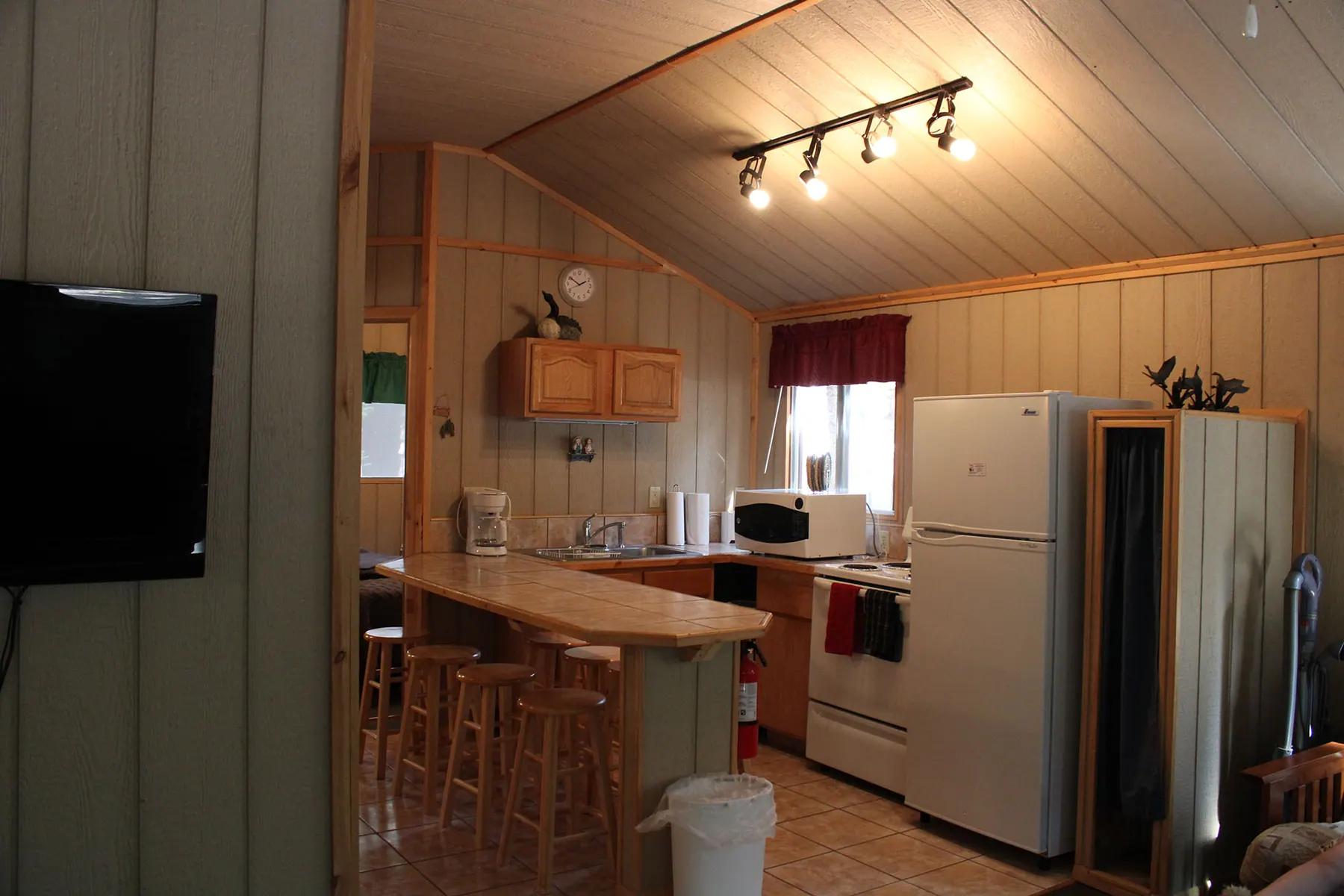 River Woods Kitchen & Dining